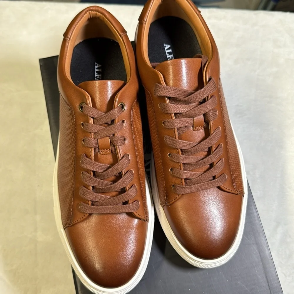 Alfani Men’s Adairr Dress Sneakers- Size 8